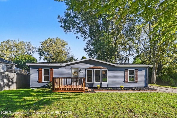 4232 BALMORAL DR, LANSING, MI 48911 - Image e9b30c417672f4e5f7807eec1b37f865/537340281