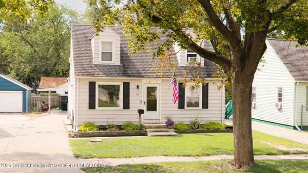 716 RIDGEWOOD AVE, LANSING, MI 48910 - Image ece46d3a2c970f02a96d5a2c76b79dbf/387047632