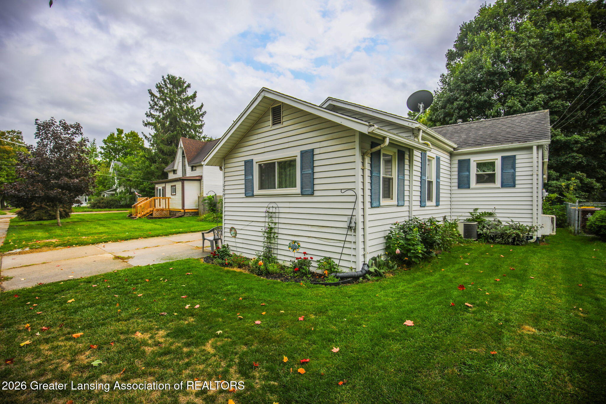 120 E Shepherd Street - Photo 2
