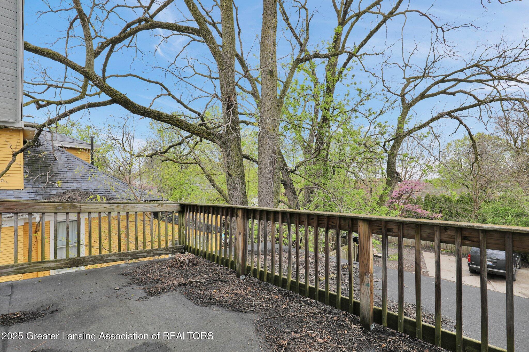 Lansing, Michigan 48906, United States, 4 Bedrooms Bedrooms, ,2 BathroomsBathrooms,Residential,Pending,124720