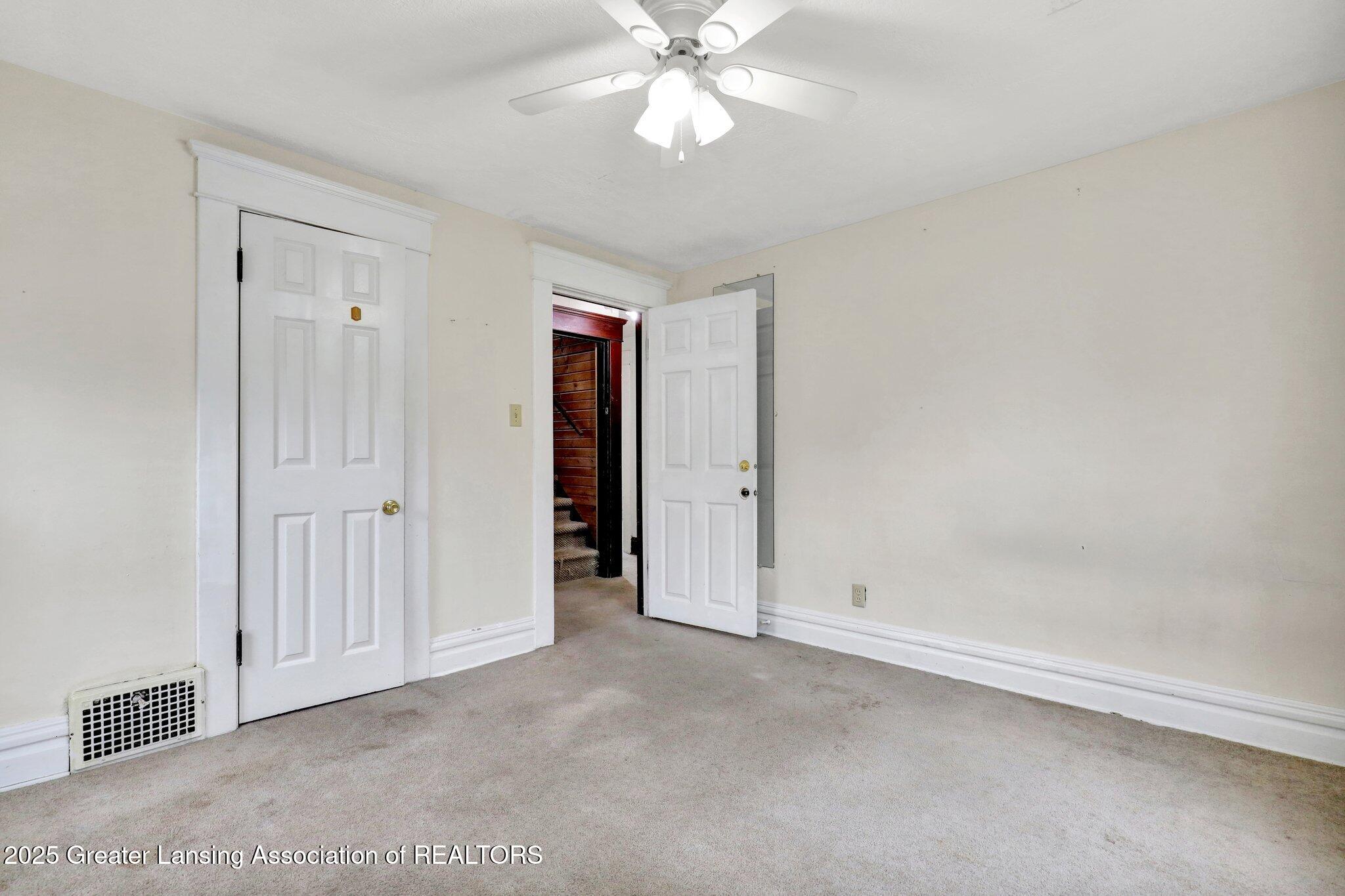 Lansing, Michigan 48906, United States, 4 Bedrooms Bedrooms, ,2 BathroomsBathrooms,Residential,Pending,124720