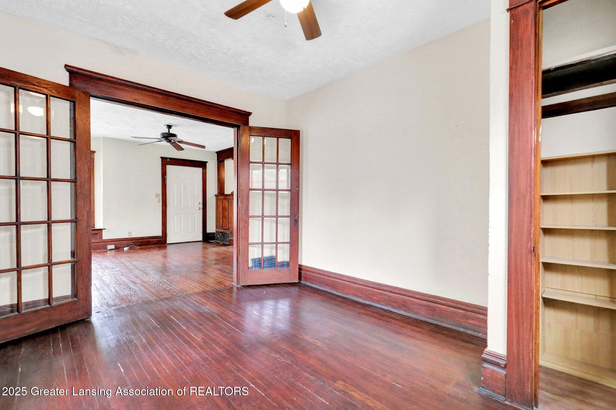 Lansing, Michigan 48906, United States, 4 Bedrooms Bedrooms, ,2 BathroomsBathrooms,Residential,Pending,124720