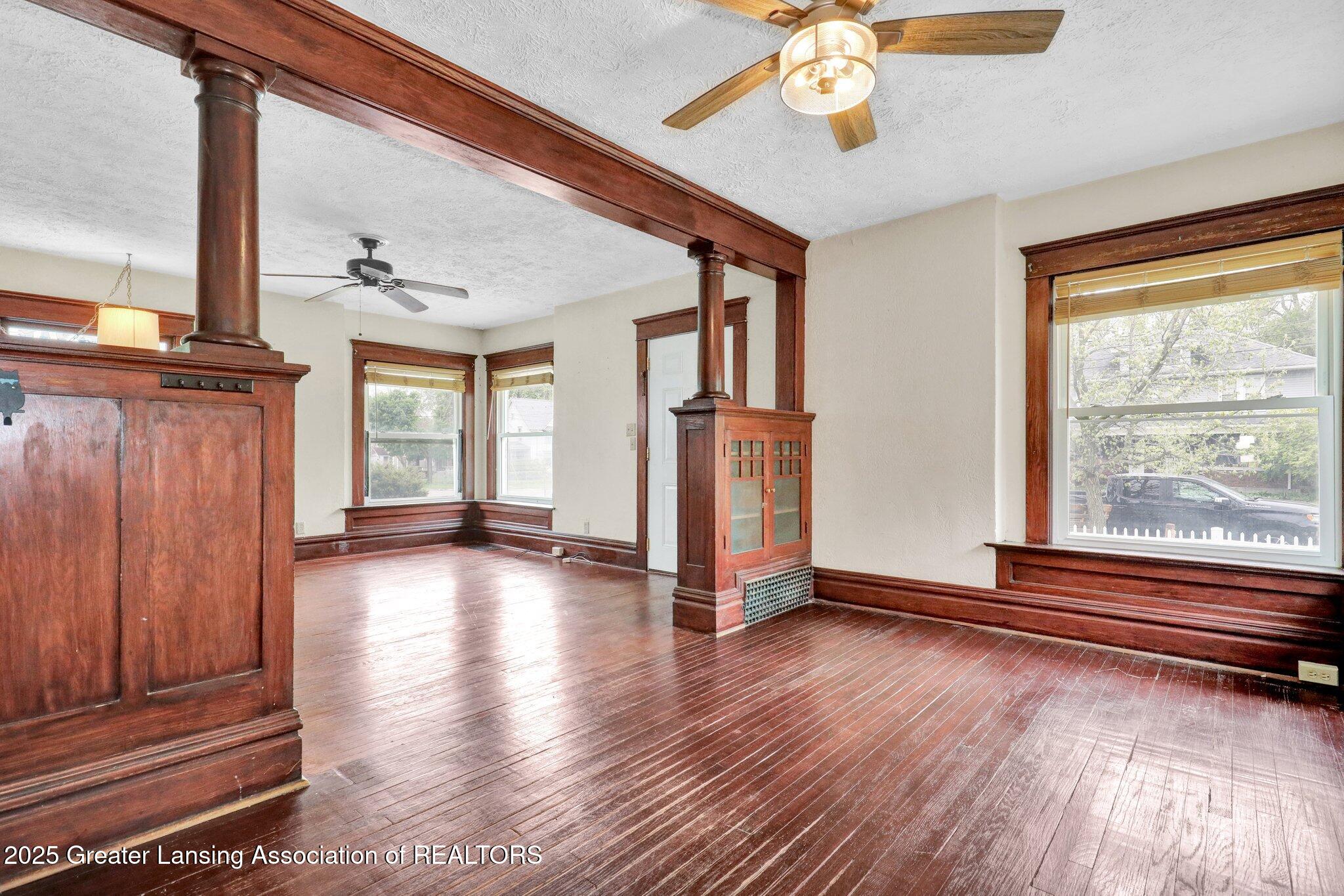 Lansing, Michigan 48906, United States, 4 Bedrooms Bedrooms, ,2 BathroomsBathrooms,Residential,Pending,124720