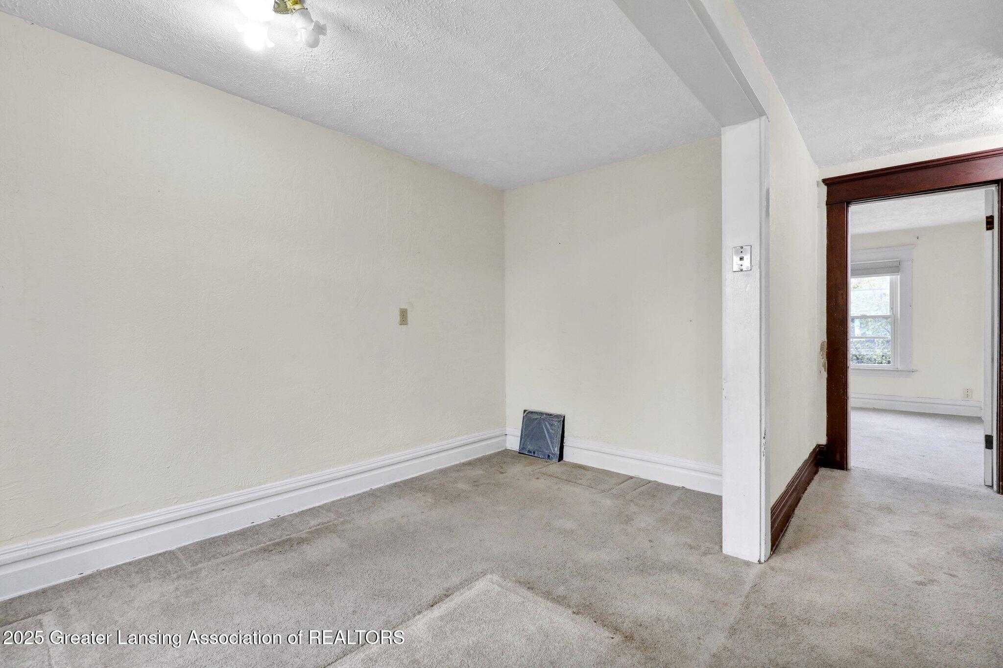 Lansing, Michigan 48906, United States, 4 Bedrooms Bedrooms, ,2 BathroomsBathrooms,Residential,Pending,124720