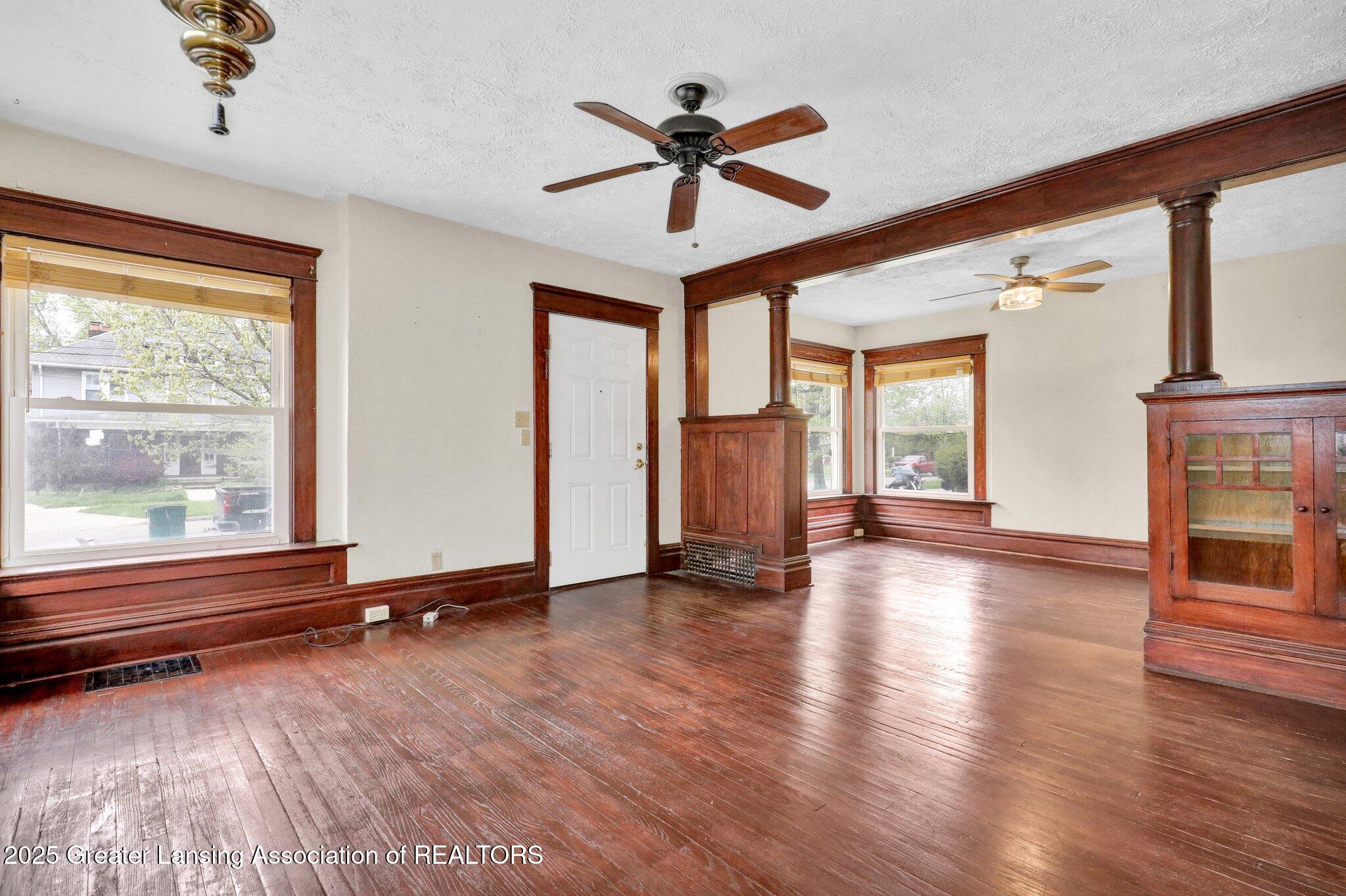 Lansing, Michigan 48906, United States, 4 Bedrooms Bedrooms, ,2 BathroomsBathrooms,Residential,Pending,124720