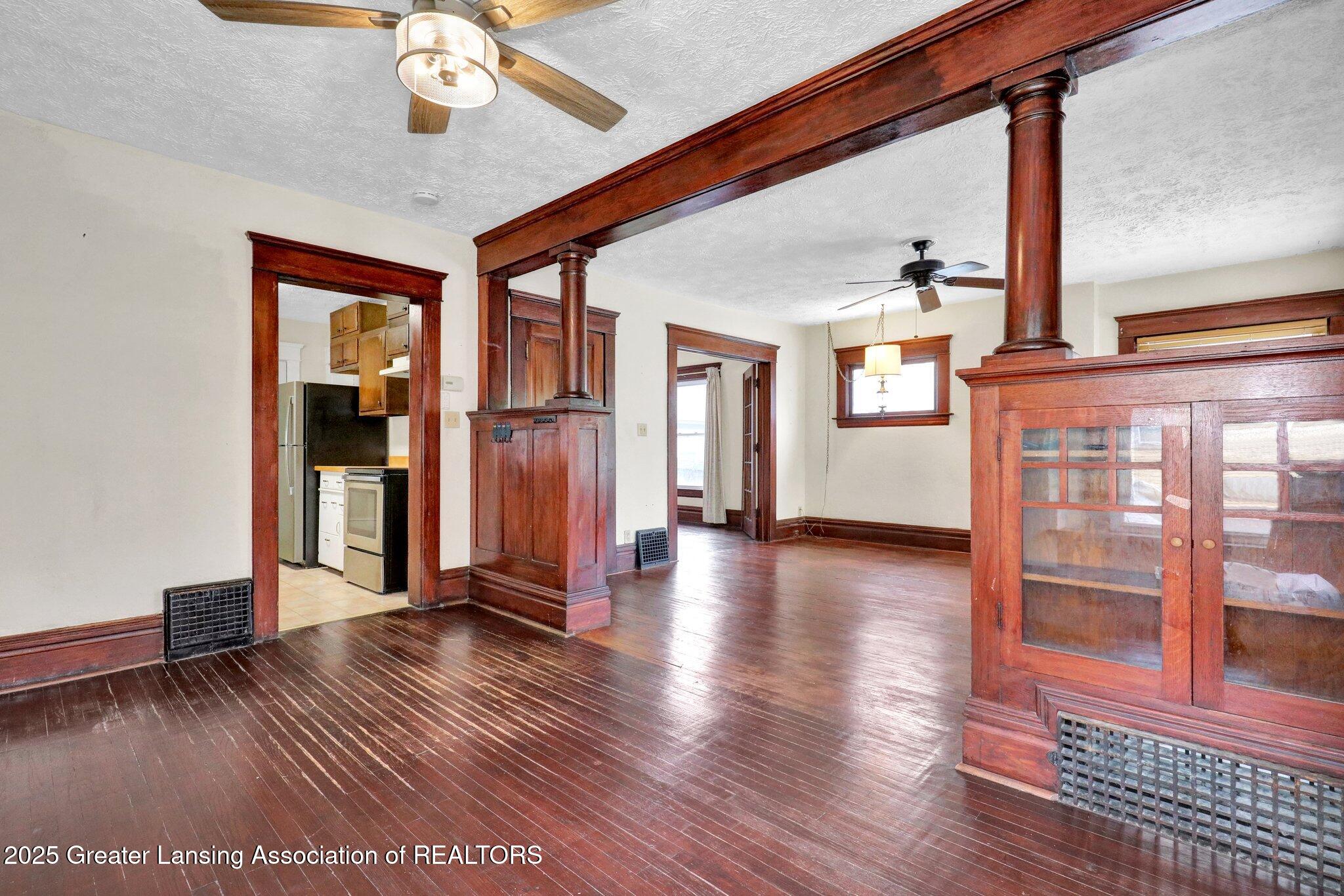 Lansing, Michigan 48906, United States, 4 Bedrooms Bedrooms, ,2 BathroomsBathrooms,Residential,Pending,124720