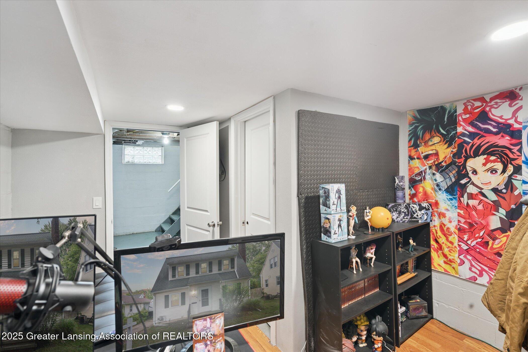 Lansing, Michigan 48915, United States, 2 Bedrooms Bedrooms, ,1 BathroomBathrooms,Residential,Active,205027