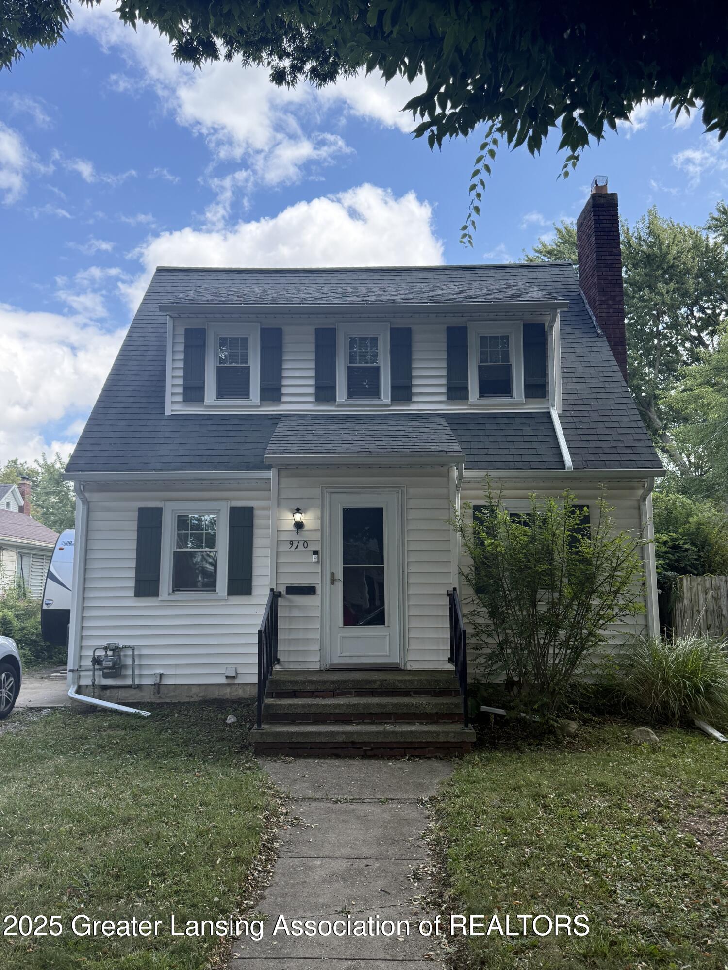 Lansing, Michigan 48915, United States, 2 Bedrooms Bedrooms, ,1 BathroomBathrooms,Residential,Active,205027