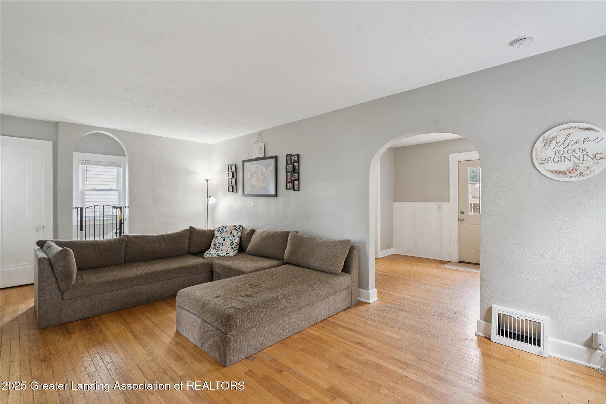 Lansing, Michigan 48915, United States, 2 Bedrooms Bedrooms, ,1 BathroomBathrooms,Residential,Active,205027