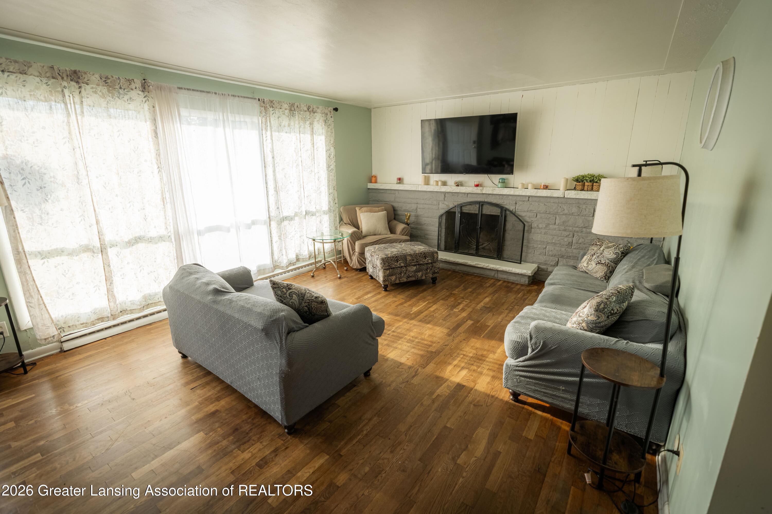 1833 S Waverly Road - Photo 4