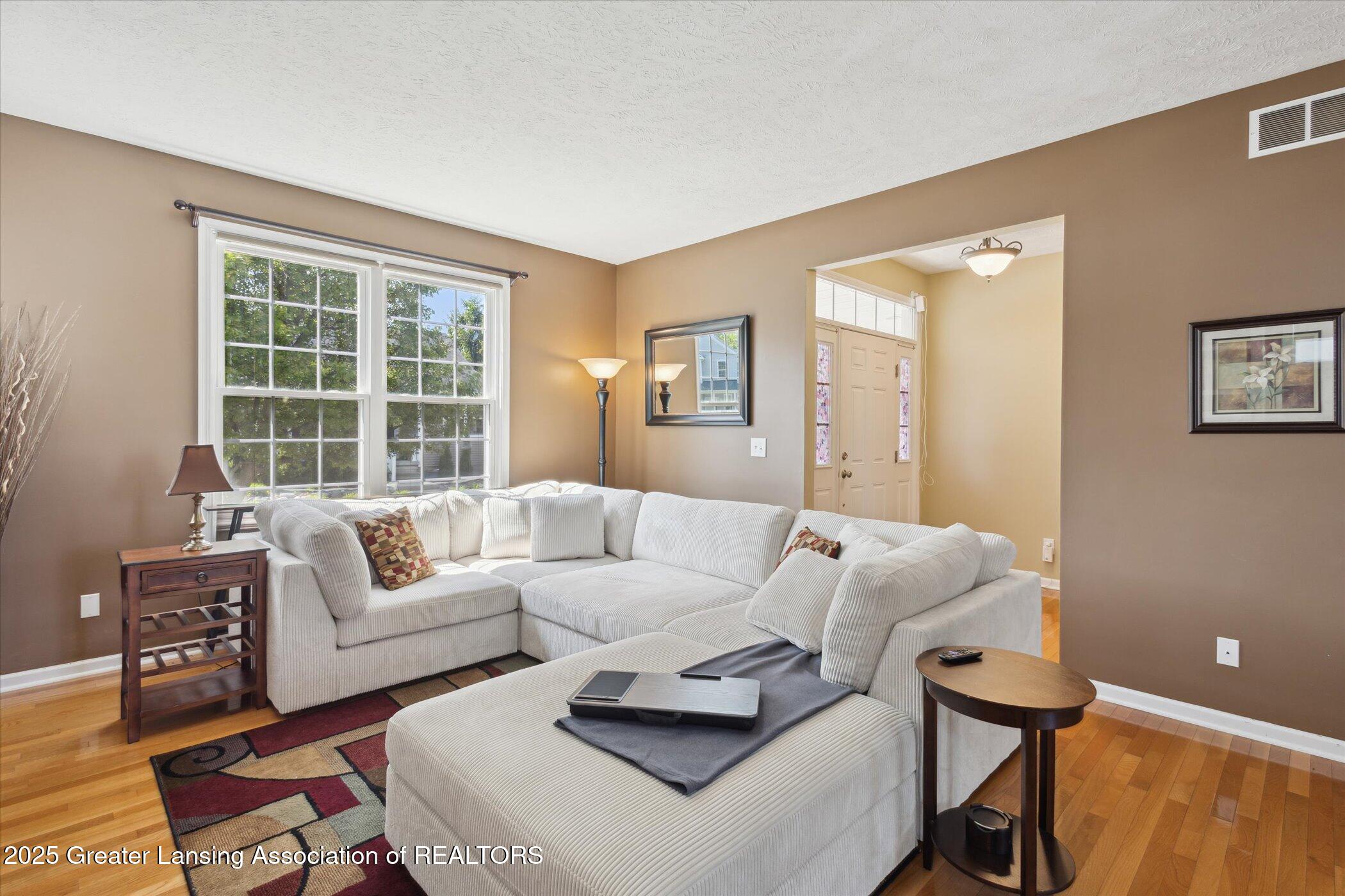 East Lansing, Michigan 48823, United States, 3 Bedrooms Bedrooms, ,3 BathroomsBathrooms,Residential,Pending,144687