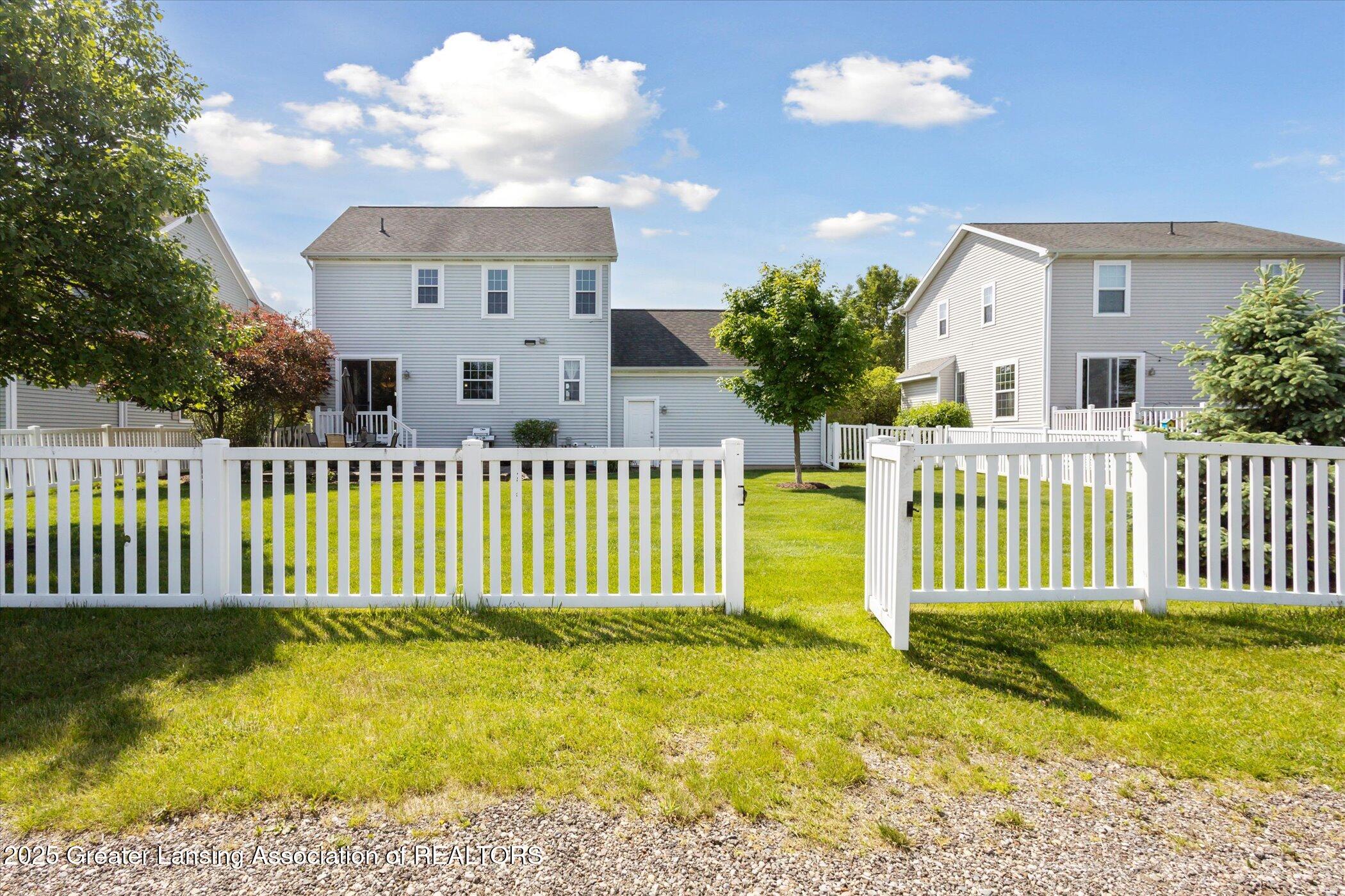 East Lansing, Michigan 48823, United States, 3 Bedrooms Bedrooms, ,3 BathroomsBathrooms,Residential,Pending,144687