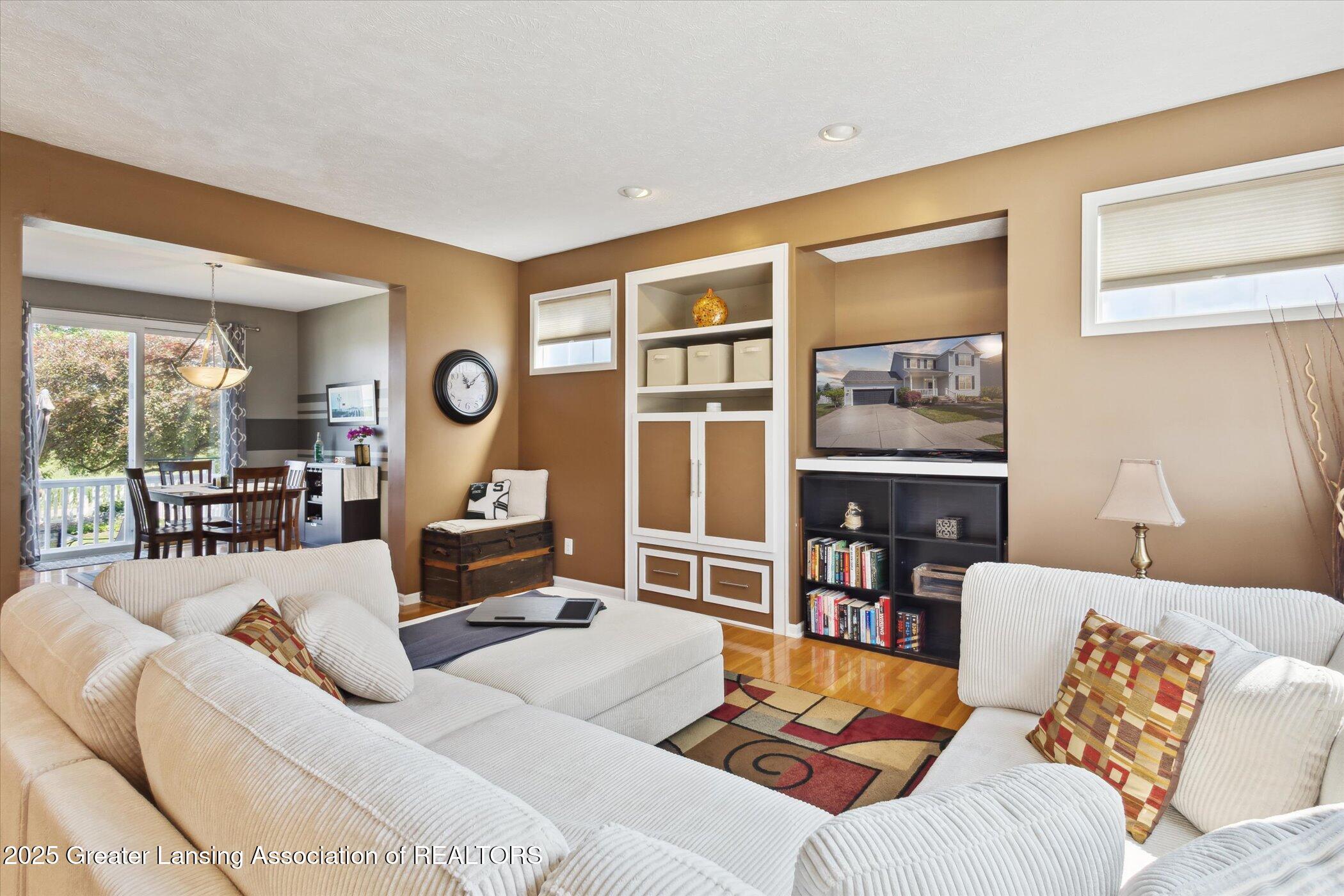 East Lansing, Michigan 48823, United States, 3 Bedrooms Bedrooms, ,3 BathroomsBathrooms,Residential,Pending,144687