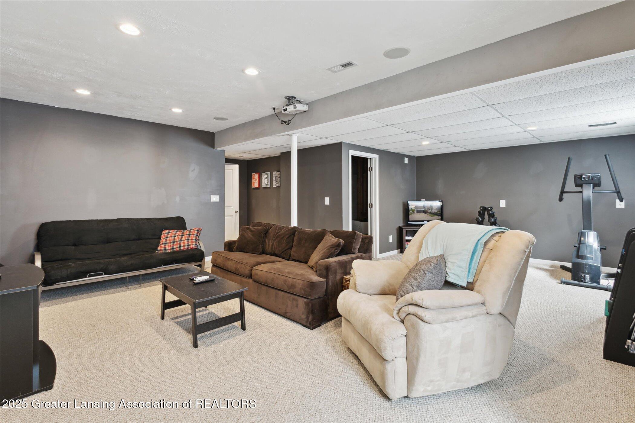 East Lansing, Michigan 48823, United States, 3 Bedrooms Bedrooms, ,3 BathroomsBathrooms,Residential,Pending,144687