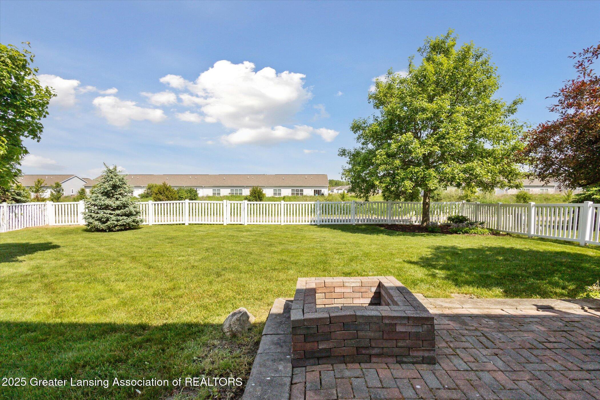 East Lansing, Michigan 48823, United States, 3 Bedrooms Bedrooms, ,3 BathroomsBathrooms,Residential,Pending,144687