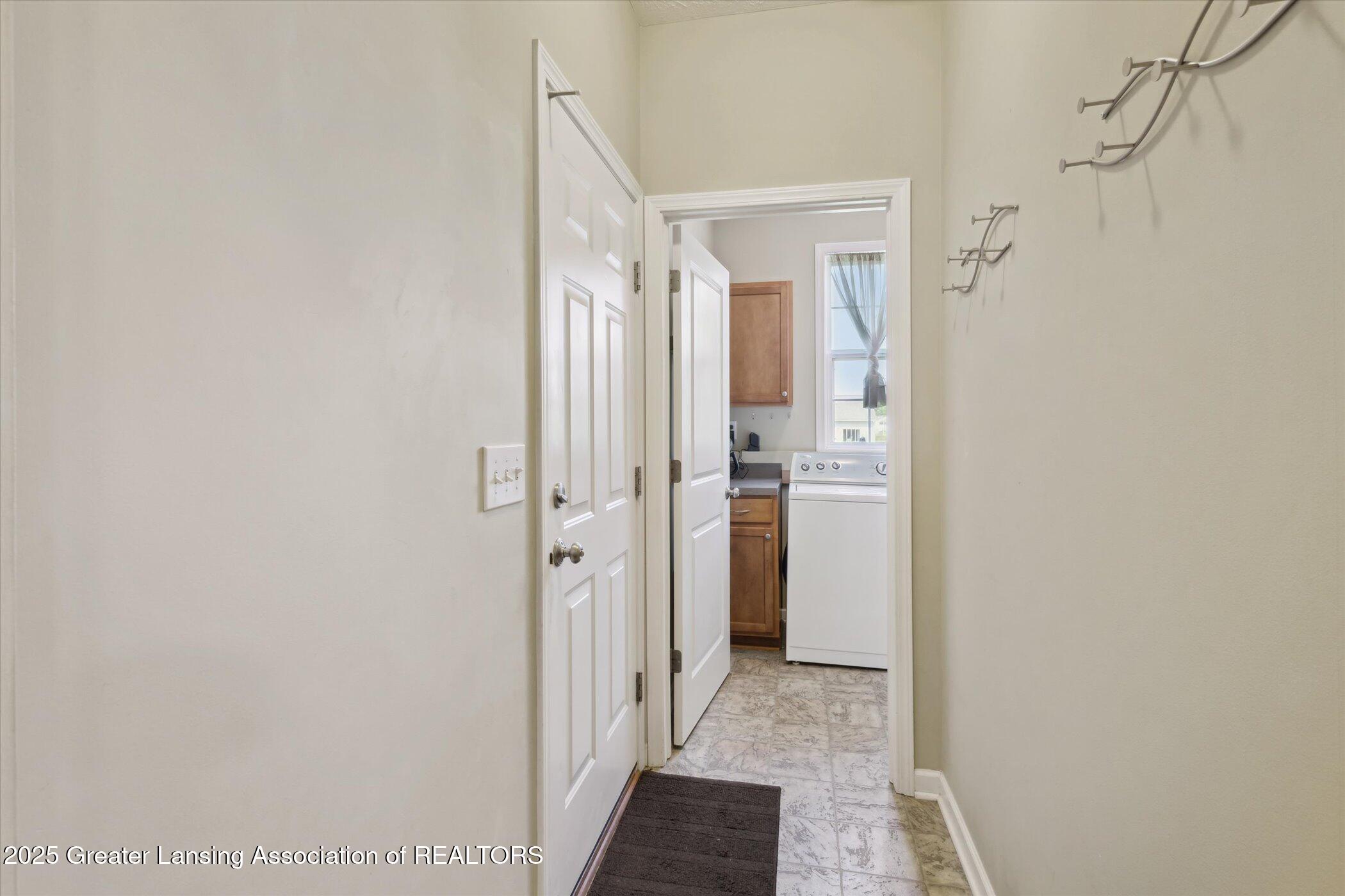 East Lansing, Michigan 48823, United States, 3 Bedrooms Bedrooms, ,3 BathroomsBathrooms,Residential,Pending,144687