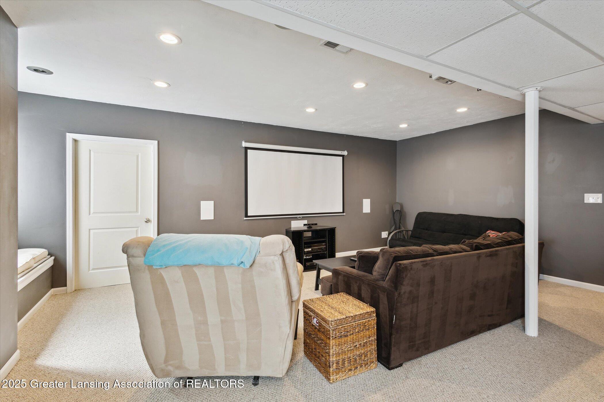 East Lansing, Michigan 48823, United States, 3 Bedrooms Bedrooms, ,3 BathroomsBathrooms,Residential,Pending,144687