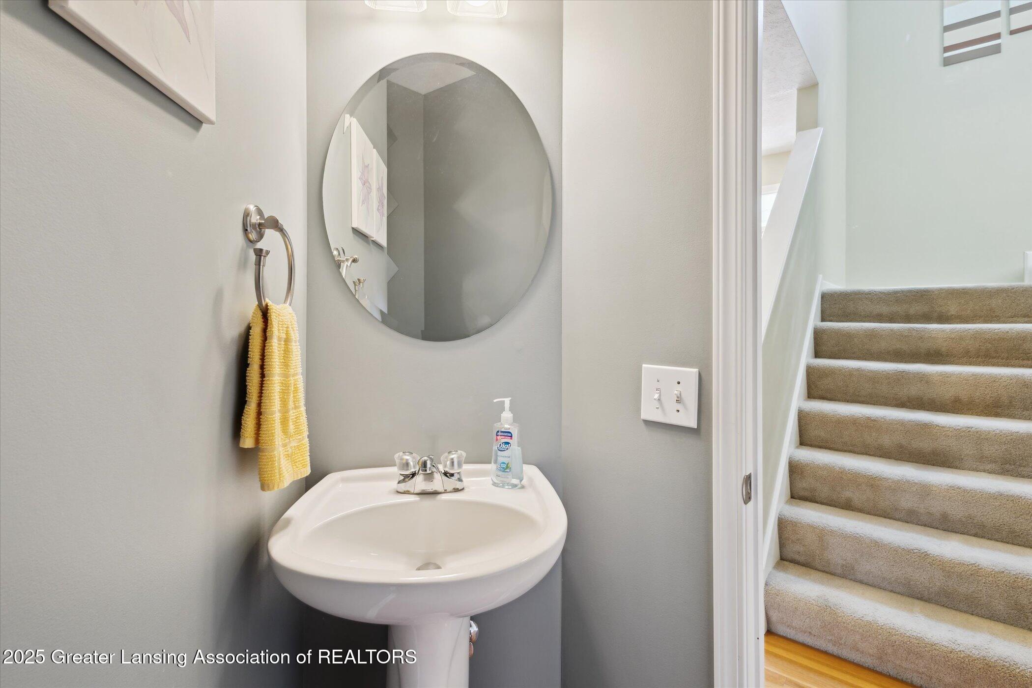 East Lansing, Michigan 48823, United States, 3 Bedrooms Bedrooms, ,3 BathroomsBathrooms,Residential,Pending,144687