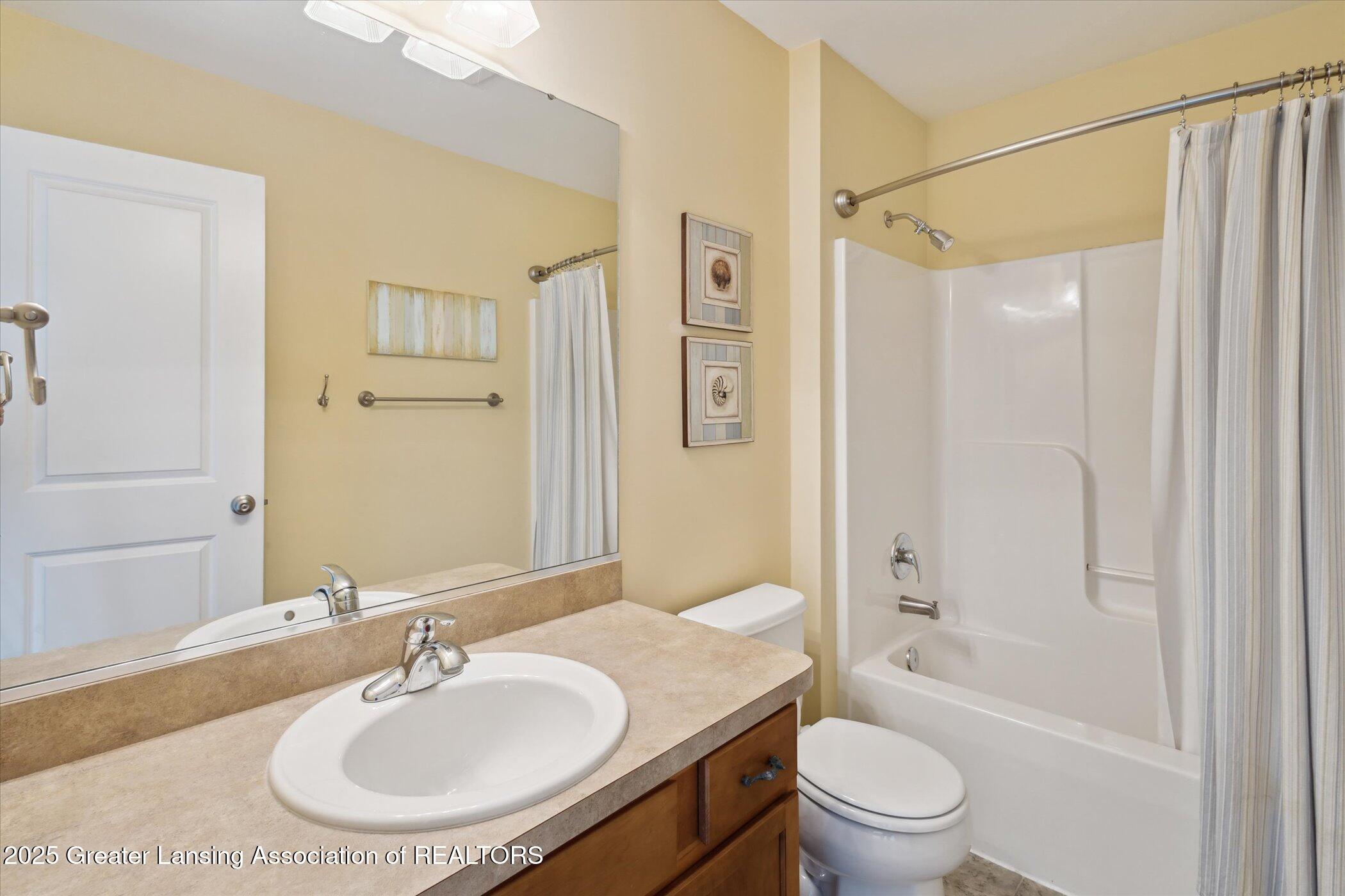 East Lansing, Michigan 48823, United States, 3 Bedrooms Bedrooms, ,3 BathroomsBathrooms,Residential,Pending,144687