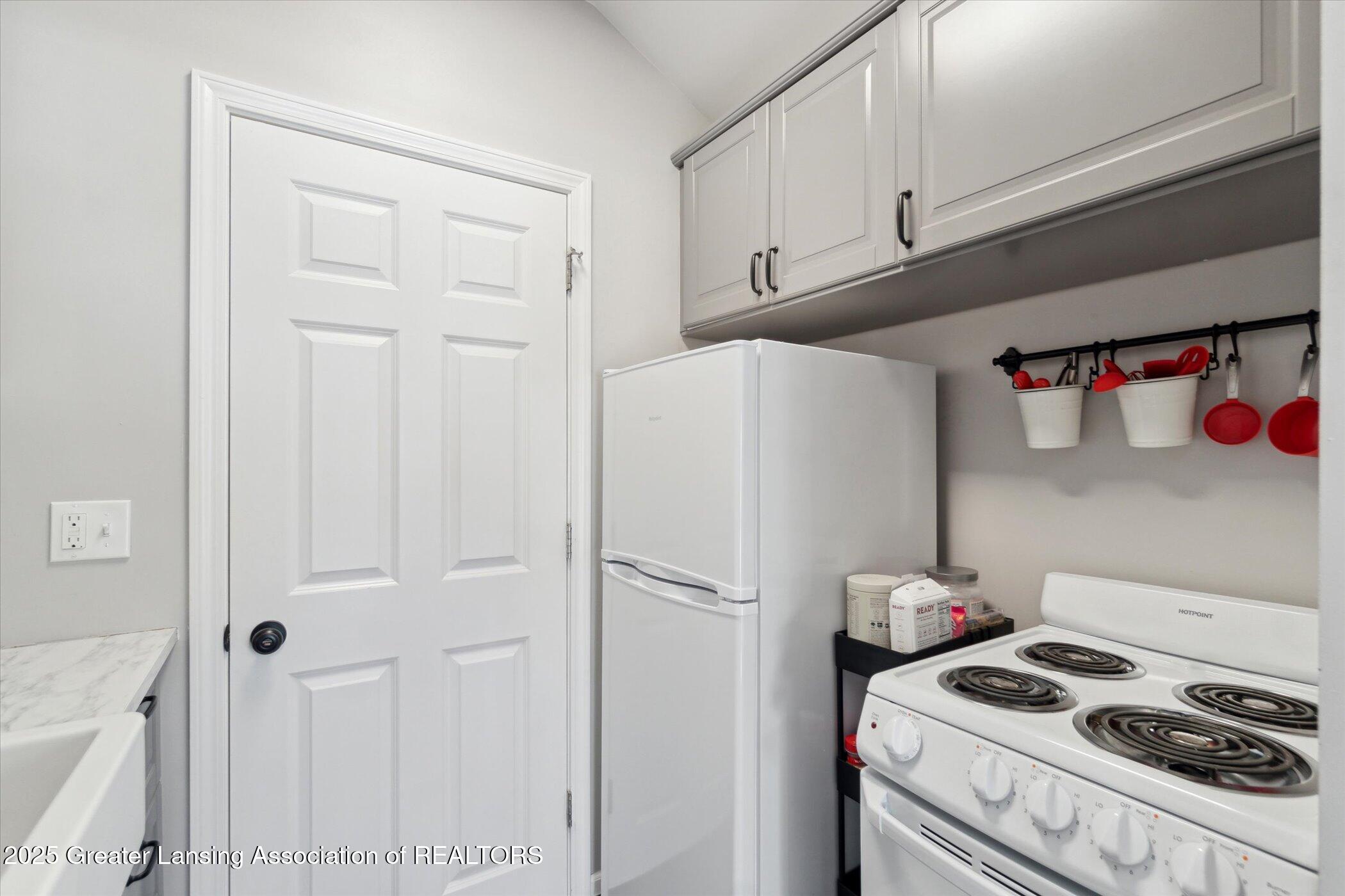 East Lansing, Michigan 48823, United States, ,Residential,Pending,11442