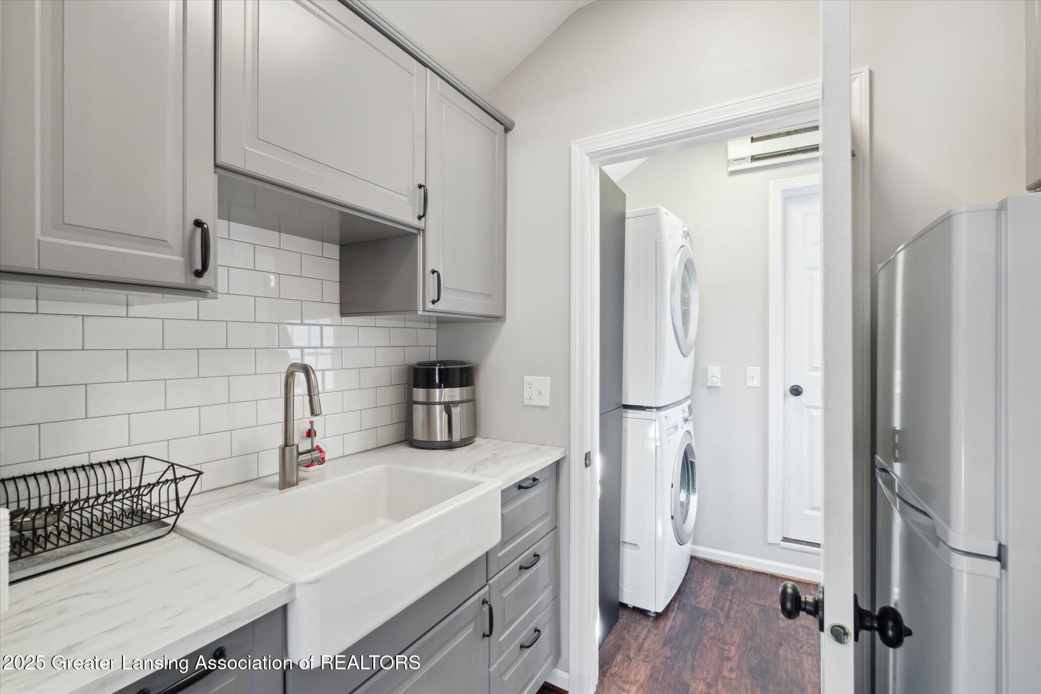 East Lansing, Michigan 48823, United States, ,Residential,Pending,11442