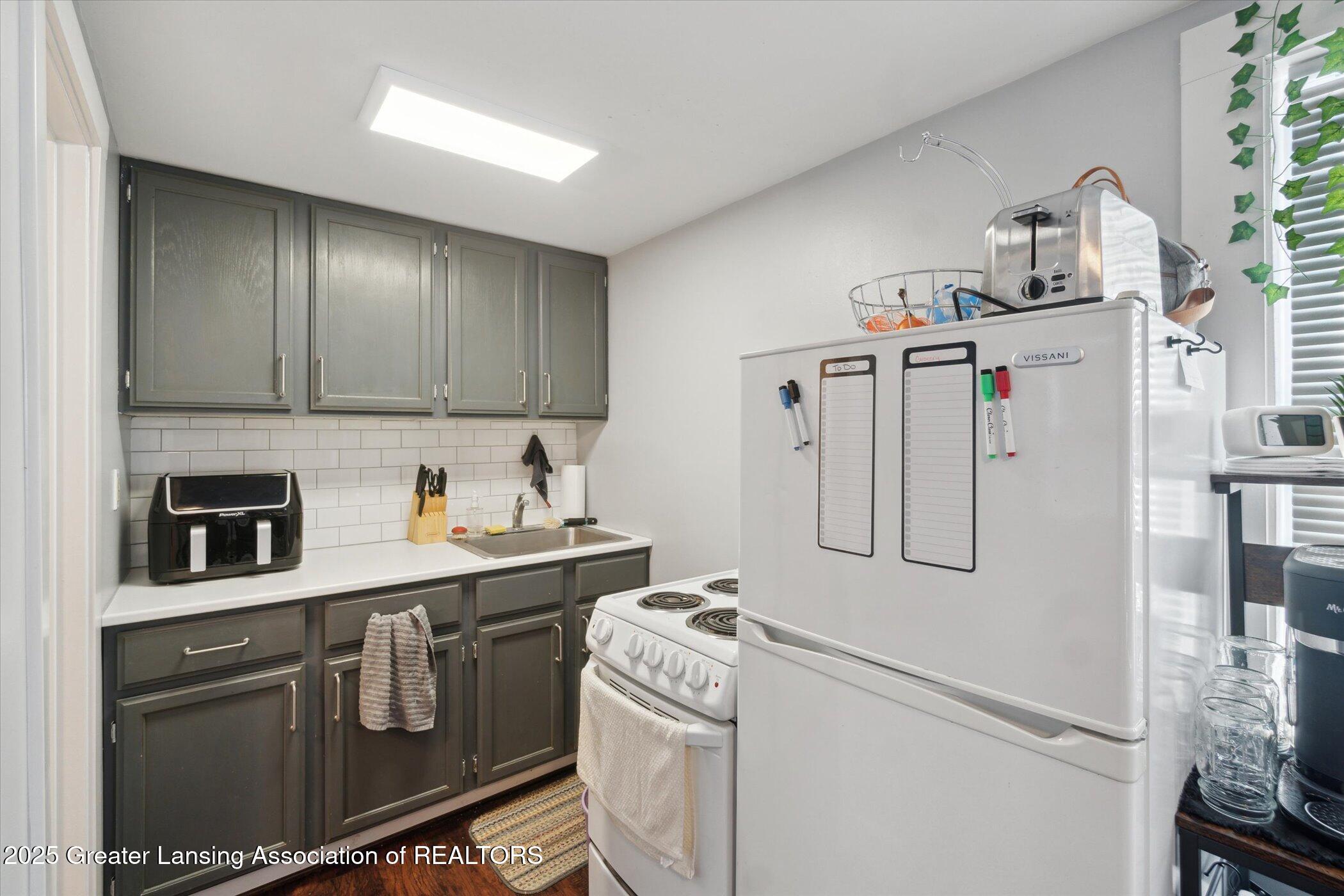 East Lansing, Michigan 48823, United States, ,Residential,Pending,11442