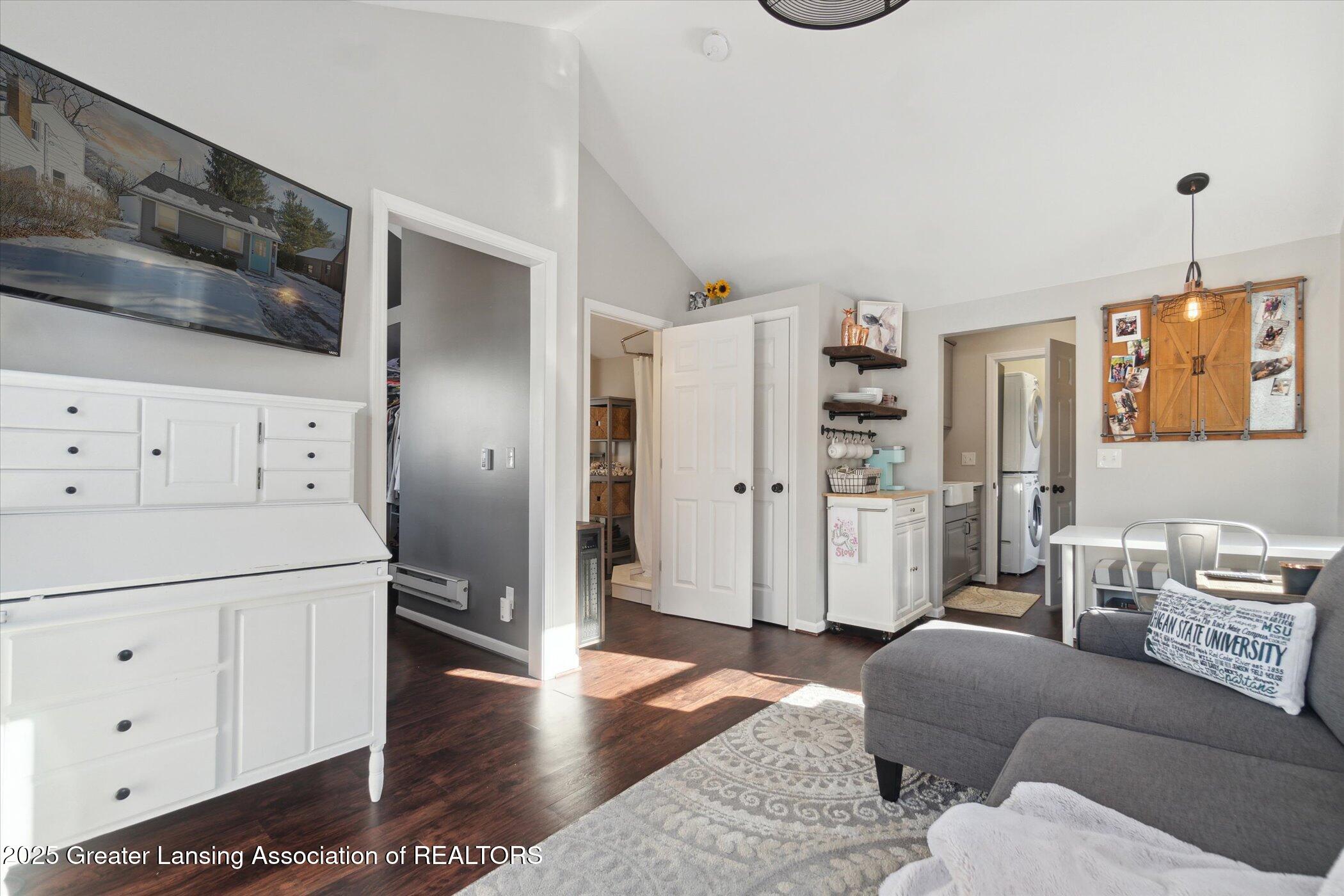 East Lansing, Michigan 48823, United States, ,Residential,Pending,11442