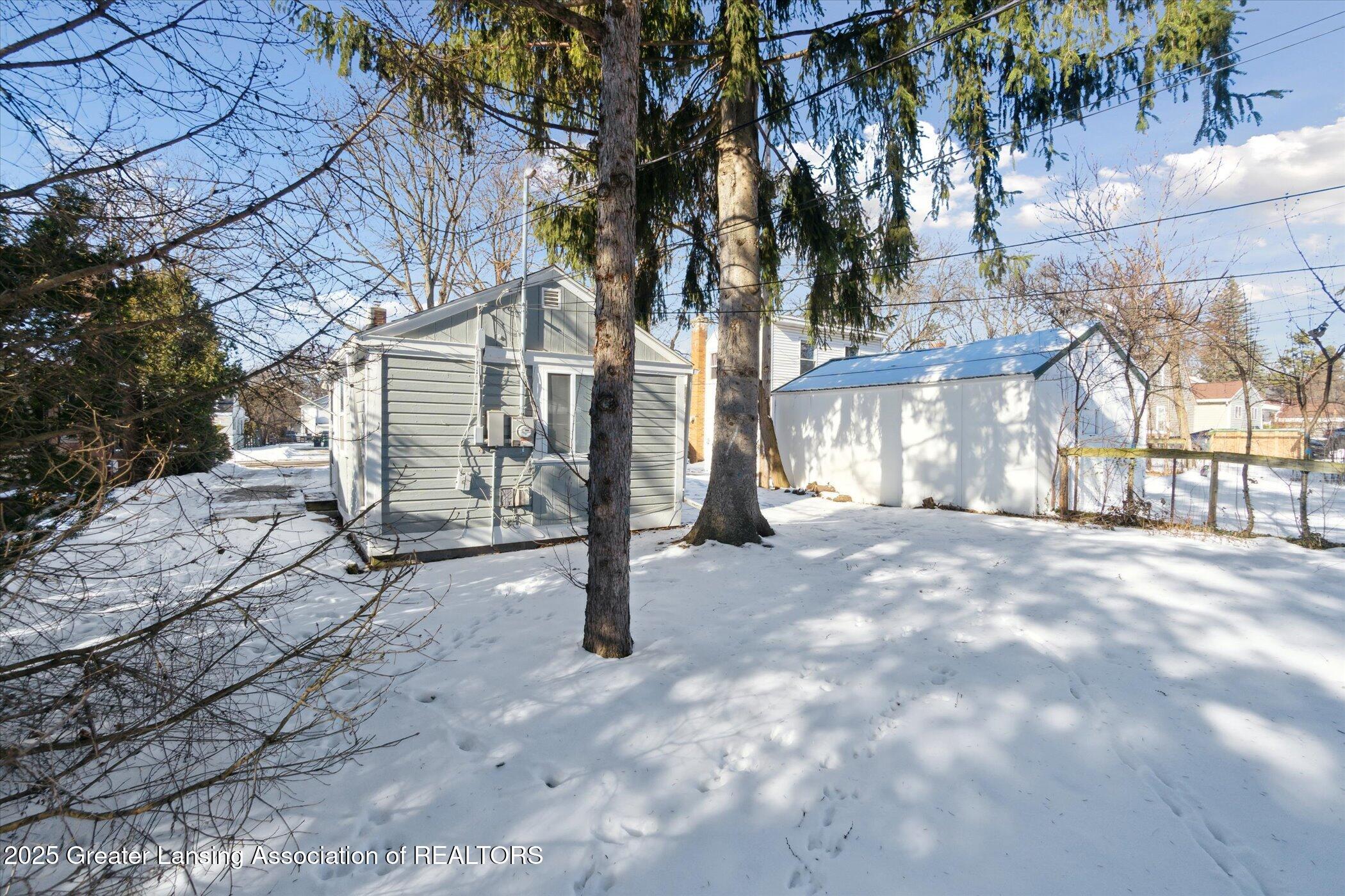 East Lansing, Michigan 48823, United States, ,Residential,Pending,11442