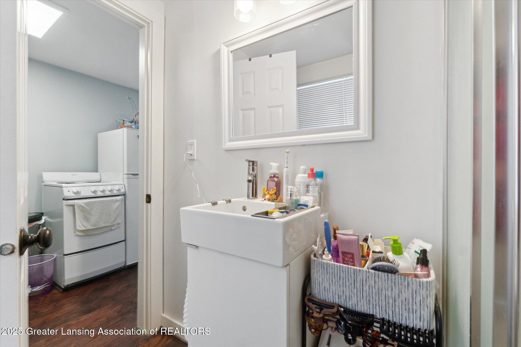 East Lansing, Michigan 48823, United States, ,Residential,Pending,11442