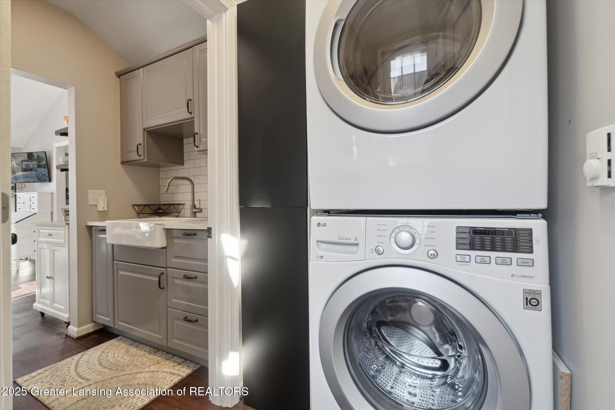 East Lansing, Michigan 48823, United States, ,Residential,Pending,11442