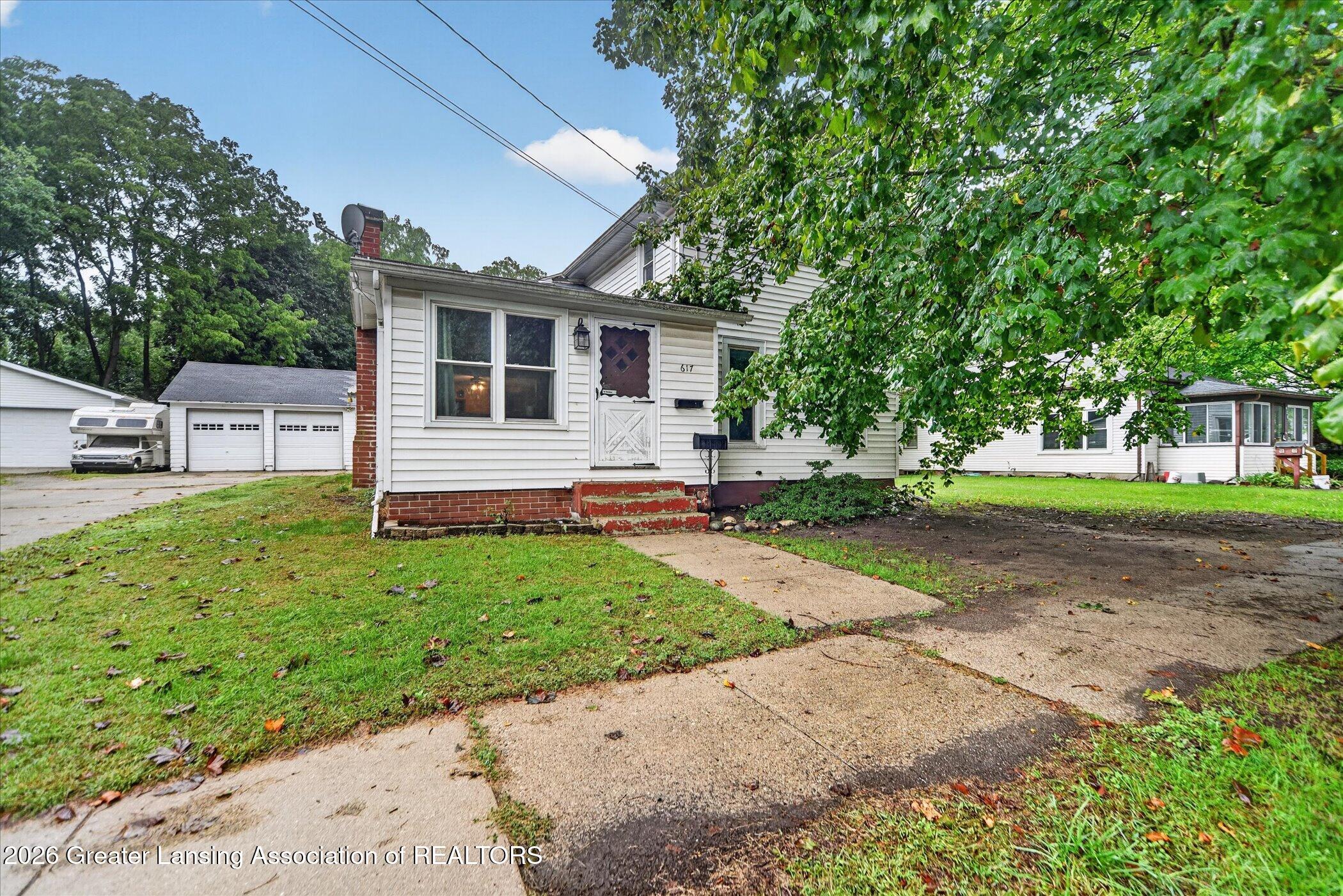 617 N Sheldon Street - Photo 2