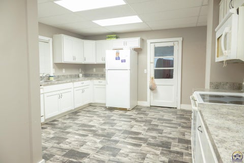 Tiny photo for 1112 SW 2nd St, Topeka, KS 66606 (MLS # 246867)