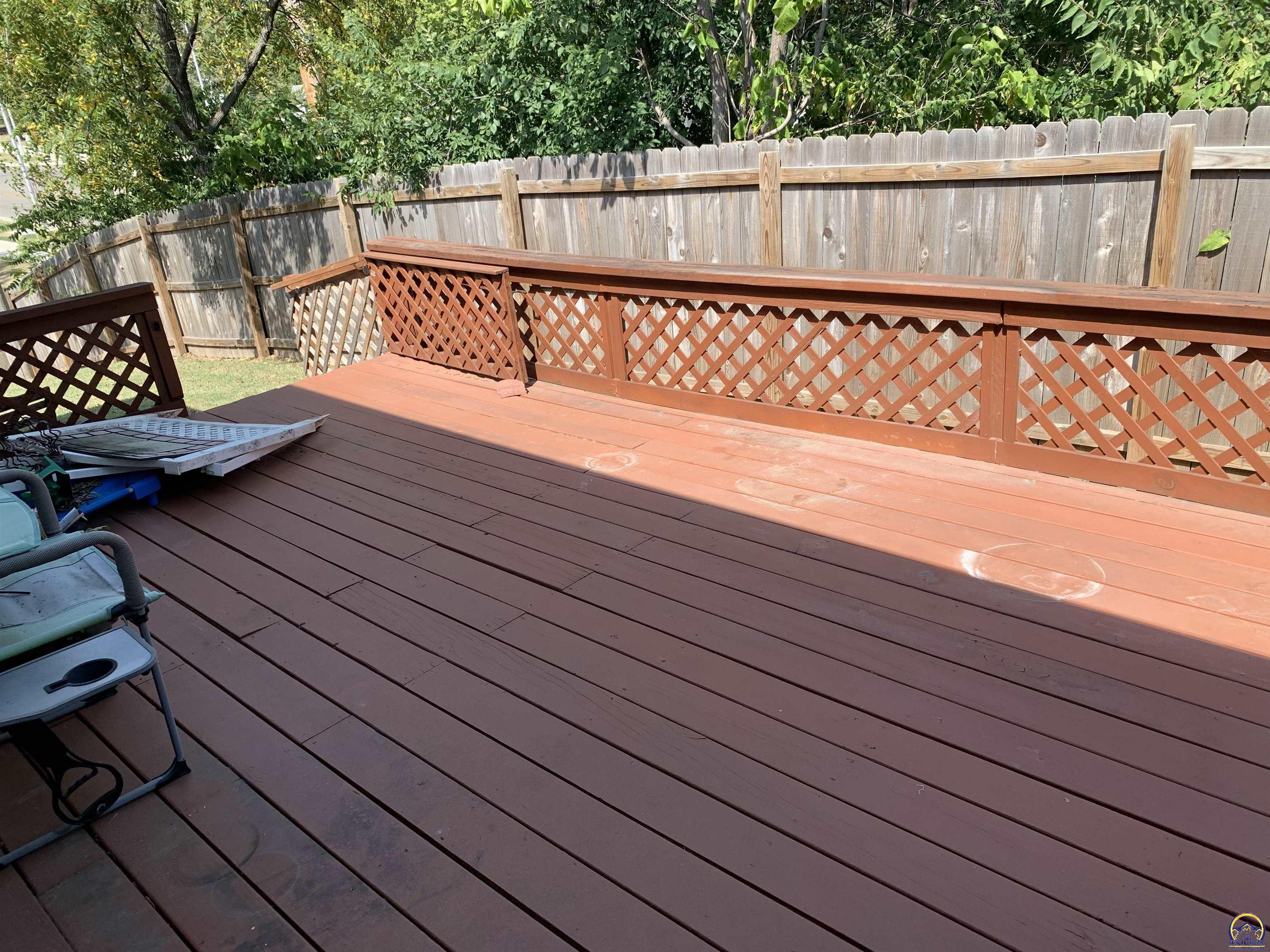 Topeka, Kansas 66604, United States, 2 Bedrooms Bedrooms, ,3 BathroomsBathrooms,Residential,Pending,43036