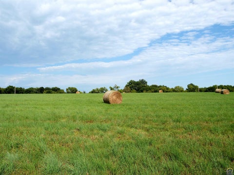 Tiny photo for 3 NW Jennings Rd, Topeka, KS 66618 (MLS # 246282)