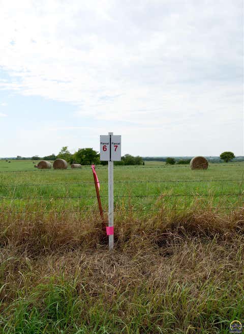 Tiny photo for 7 NW Jennings Rd, Topeka, KS 66618 (MLS # 245540)