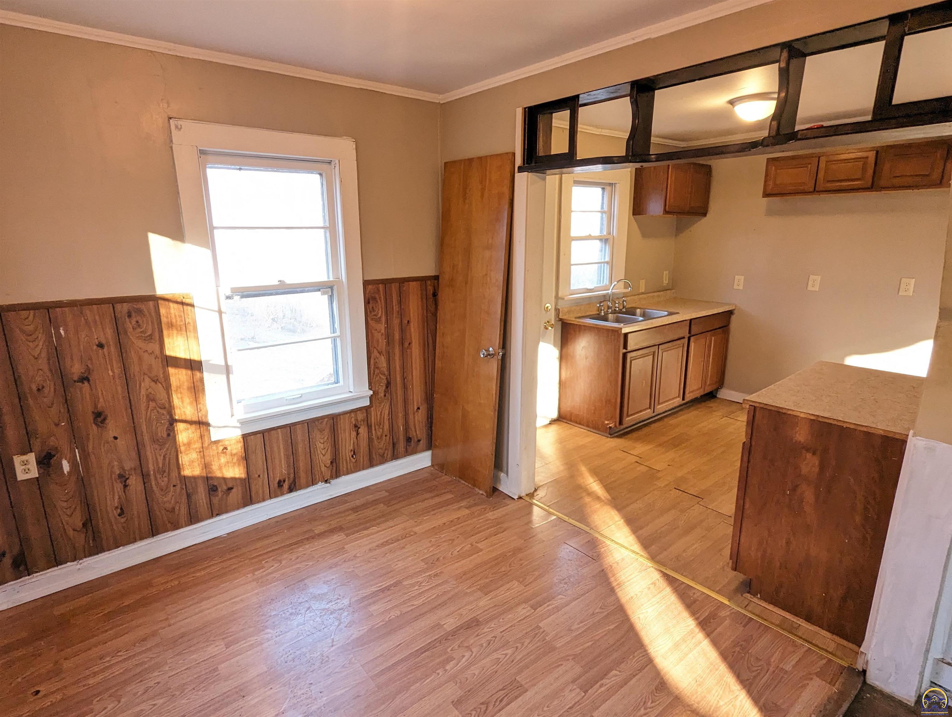 Topeka, Kansas 66605, United States, 2 Bedrooms Bedrooms, ,1 BathroomBathrooms,Residential,Pending,66018