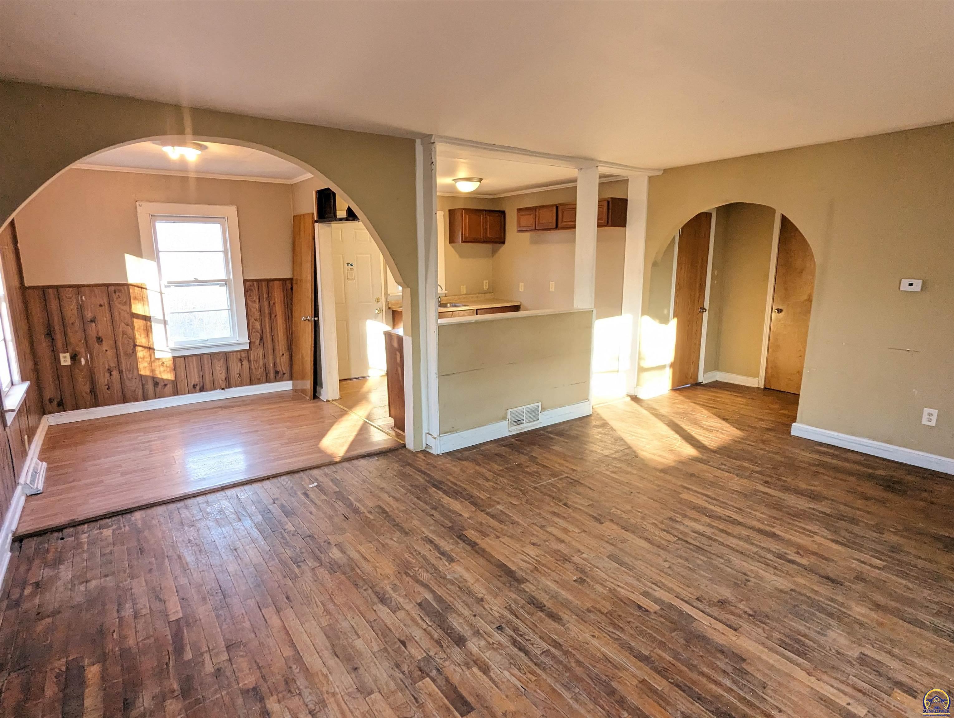 Topeka, Kansas 66605, United States, 2 Bedrooms Bedrooms, ,1 BathroomBathrooms,Residential,Pending,66018