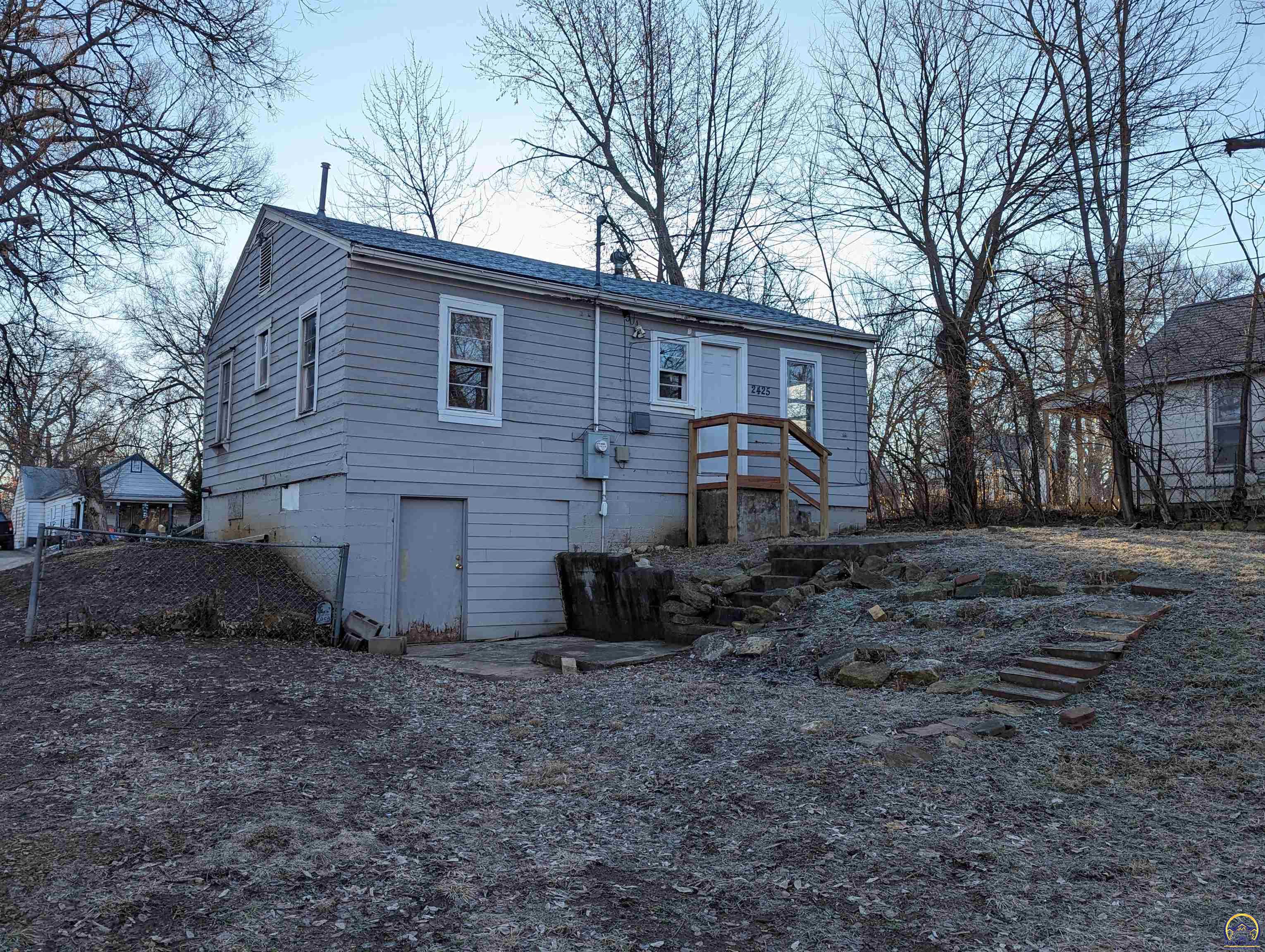 Topeka, Kansas 66605, United States, 2 Bedrooms Bedrooms, ,1 BathroomBathrooms,Residential,Pending,66018