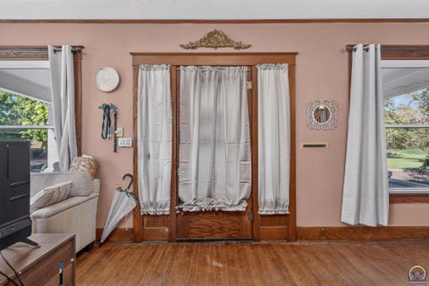 Tiny photo for 726 SW Buchanan St, Topeka, KS 66606 (MLS # 246865)