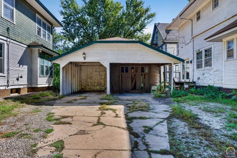Tiny photo for 726 SW Buchanan St, Topeka, KS 66606 (MLS # 246865)