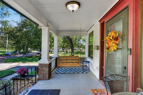 Tiny photo for 726 SW Buchanan St, Topeka, KS 66606 (MLS # 246865)