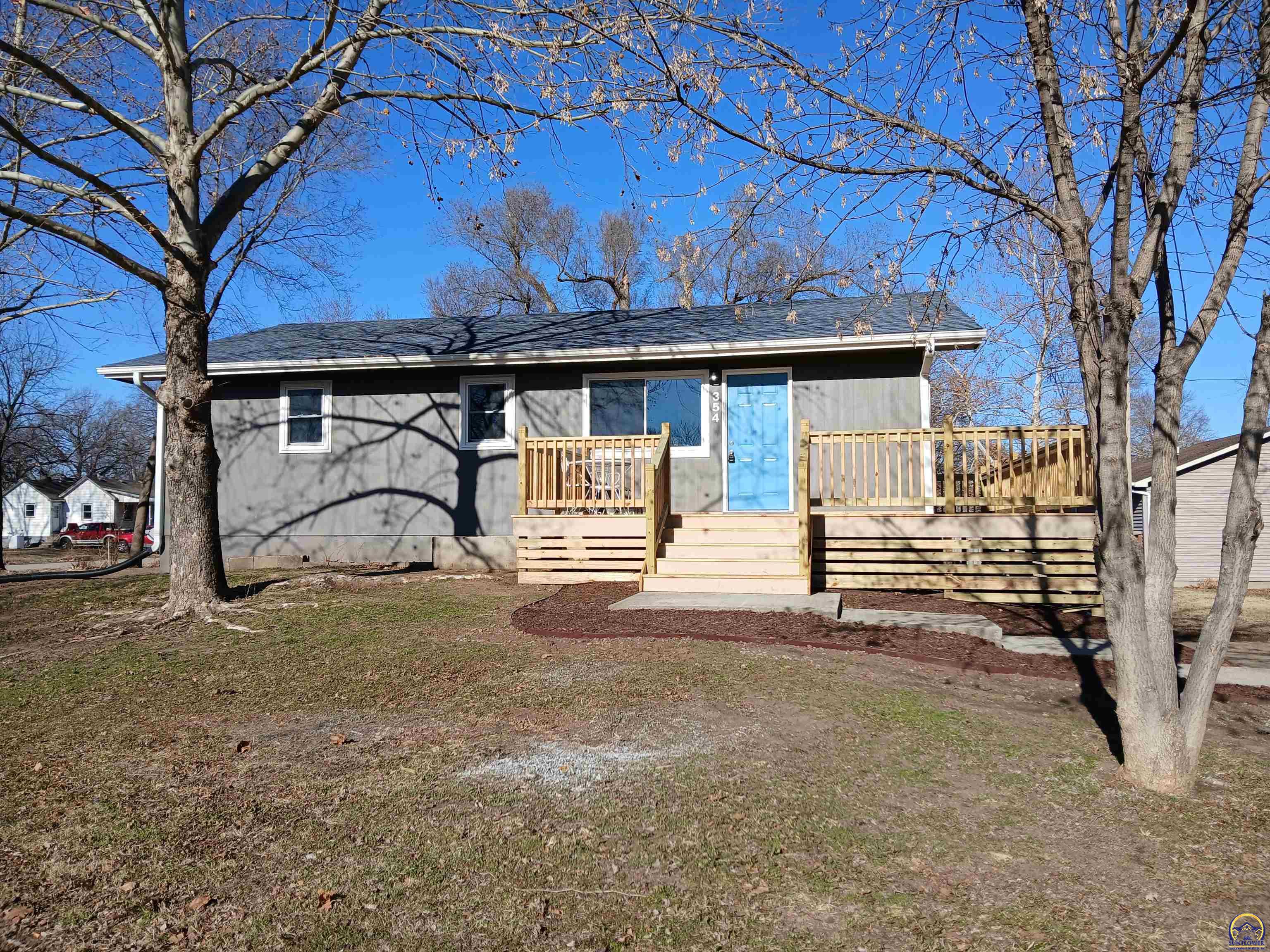 Rossville, Kansas 66533, United States, 2 Bedrooms Bedrooms, ,2 BathroomsBathrooms,Residential,Pending,23945