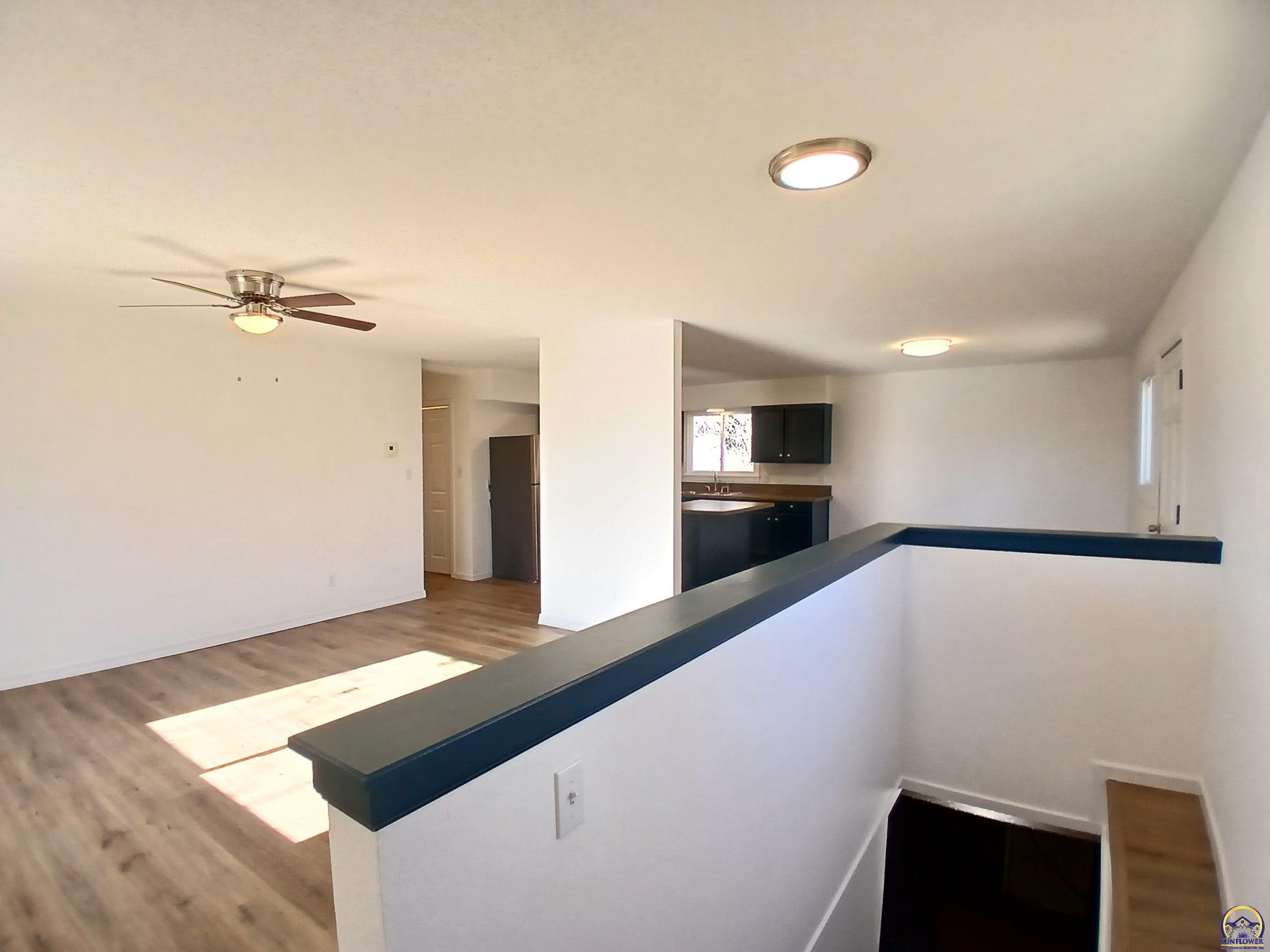 Rossville, Kansas 66533, United States, 2 Bedrooms Bedrooms, ,2 BathroomsBathrooms,Residential,Pending,23945