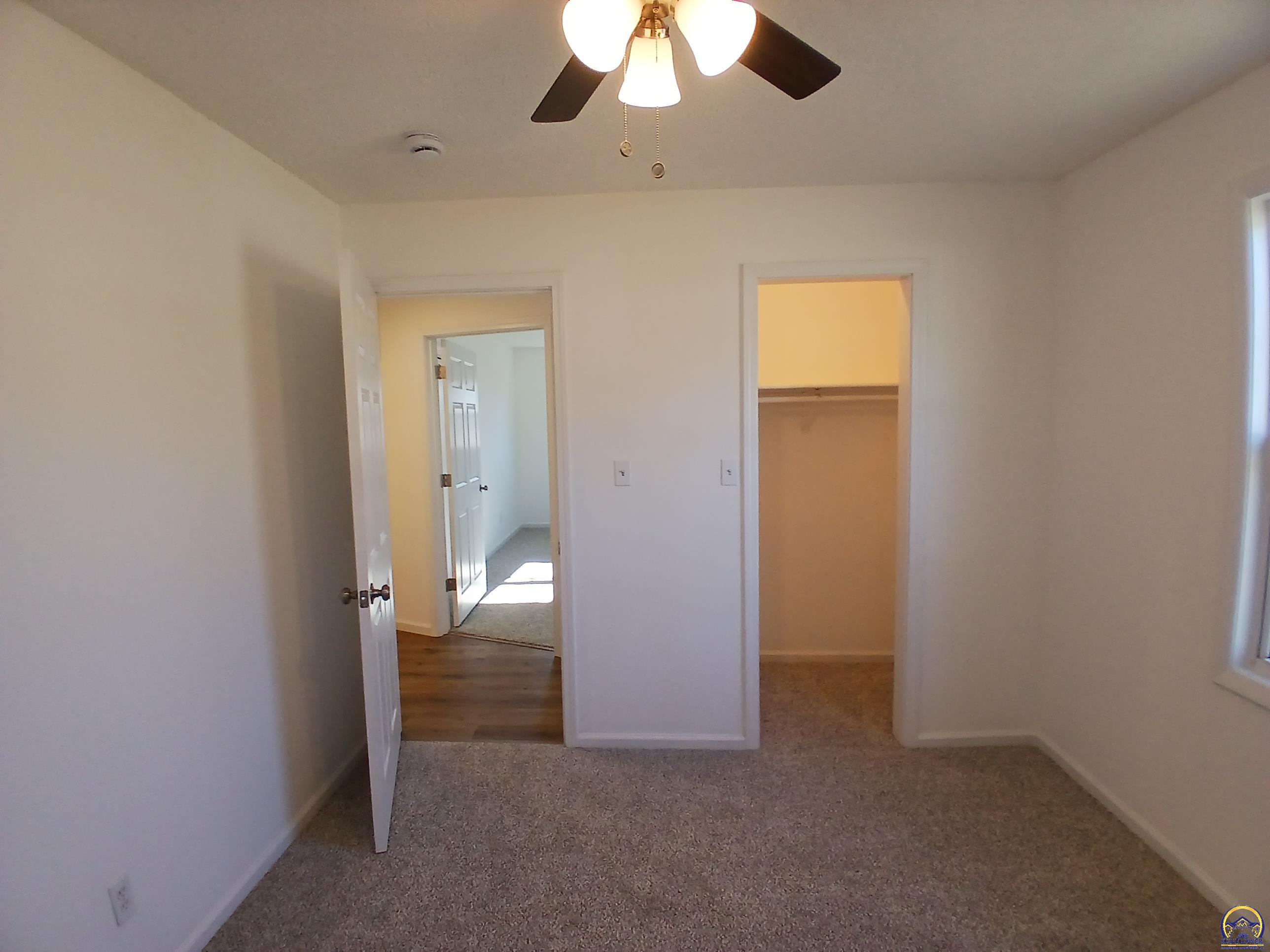 Rossville, Kansas 66533, United States, 2 Bedrooms Bedrooms, ,2 BathroomsBathrooms,Residential,Pending,23945