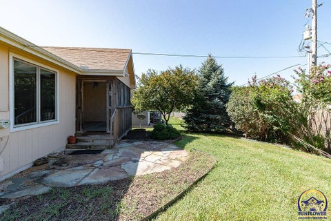 Tiny photo for 2829 SW Blue Stem Dr, Topeka, KS 66614 (MLS # 245682)