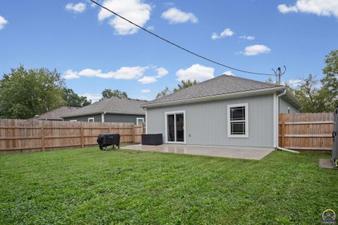 Tiny photo for 829 E 8th St, Ottawa, KS 66067 (MLS # 246958)