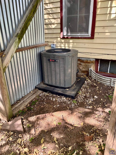 Tiny photo for 1123 Oregon St, Lawrence, KS 66044 (MLS # 246470)