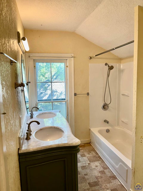 Tiny photo for 1123 Oregon St, Lawrence, KS 66044 (MLS # 246470)