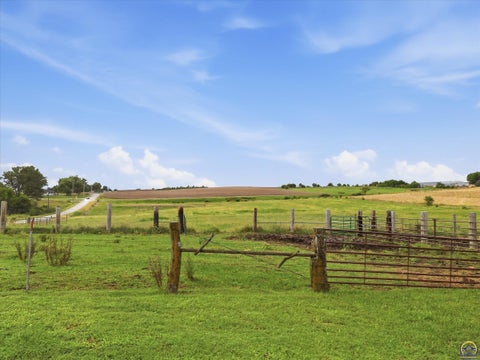 Tiny photo for 7848 Osage Rd, Atchison, KS 66002 (MLS # 246742)