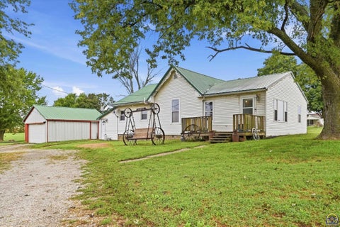 Photo of 7848 Osage Rd, Atchison, KS 66002 (MLS # 246742)